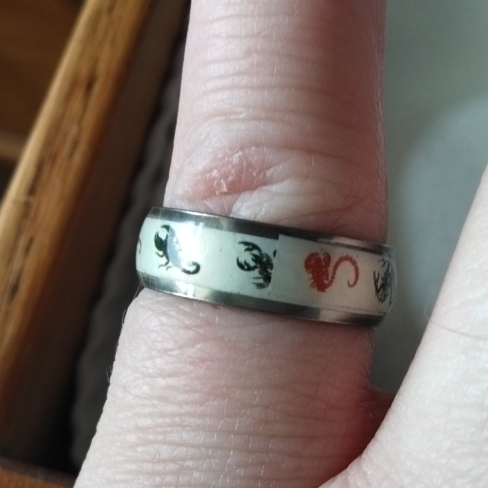 Checkered and Patterned Rings - Picture 3 of 3